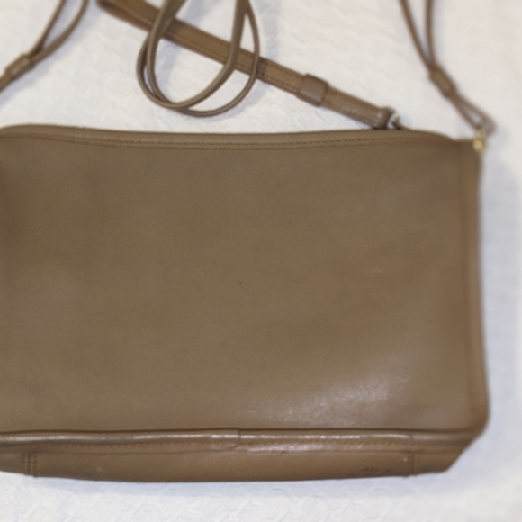 FOSSIL Shoulder/Crossbody. Pink. Leather. Excellent Condition - Picture 5 of 7